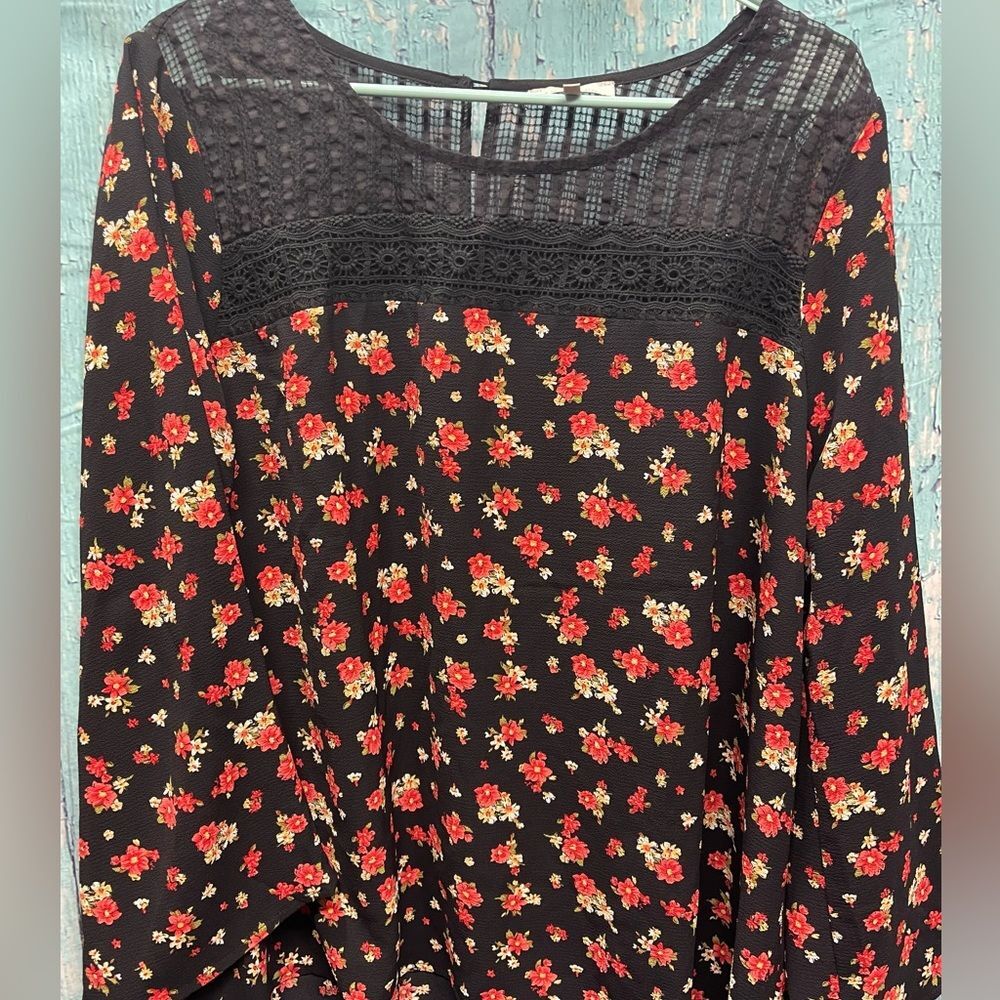 Skies Are Blue Black Floral Blouse Plus Size 1X - Picture 1 of 3
